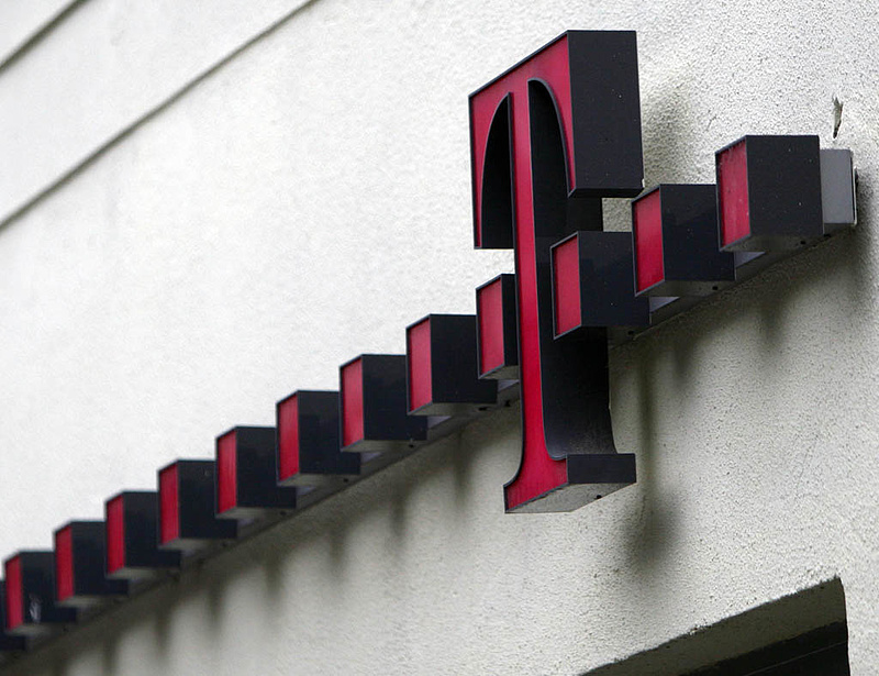 Újabb elbocsátás: a Magyar Telekom 250 dolgozótól válik meg