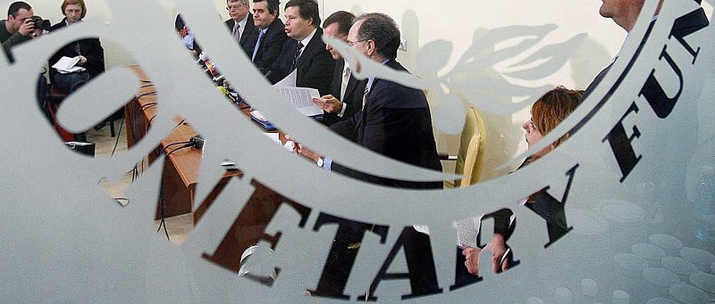 Az IMF a román adócsökkentések törlését javasolja