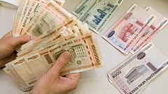 Nagy a baj: a nyugdíjak kifizetése is akadozhat Fehéroroszországban
