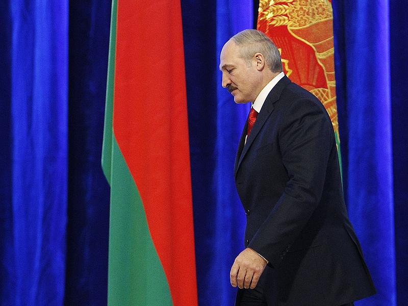 Kétmilliárd dolláros olcsó kölcsönt kér Belarusz a \"vértestvérektől\"