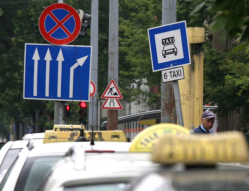 Megbénulhat Budapest - taxisdemonstráció ma délután!