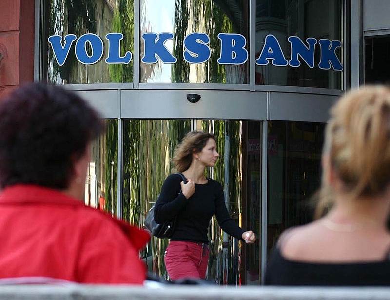 Bankfiókokat zár be a Volksbank