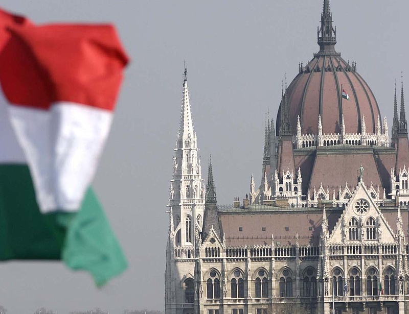 Lobbistákra költ a magyar kormány