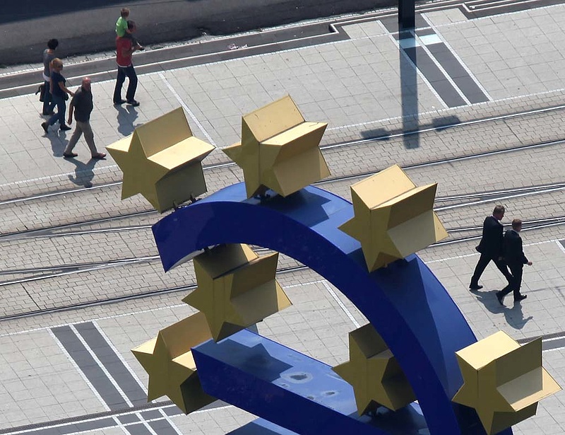 ECB: csaknem félmilliárd euró államkötvényt vásárolt