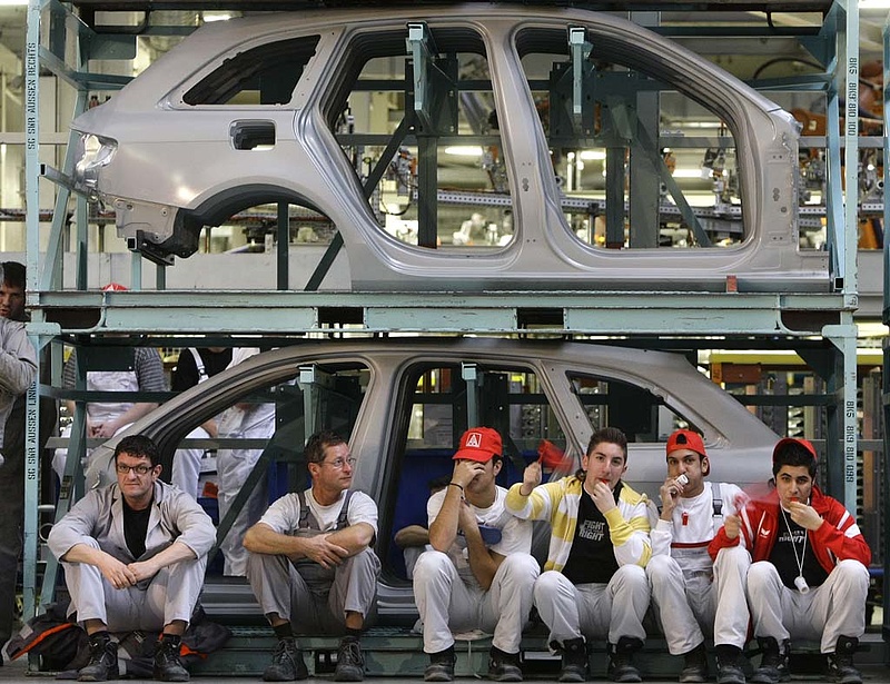 Audi-sztrájk: megbénult a termelés a német központi gyárban