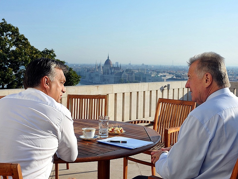 A külföldi lapok a plágiumról és Orbánról 