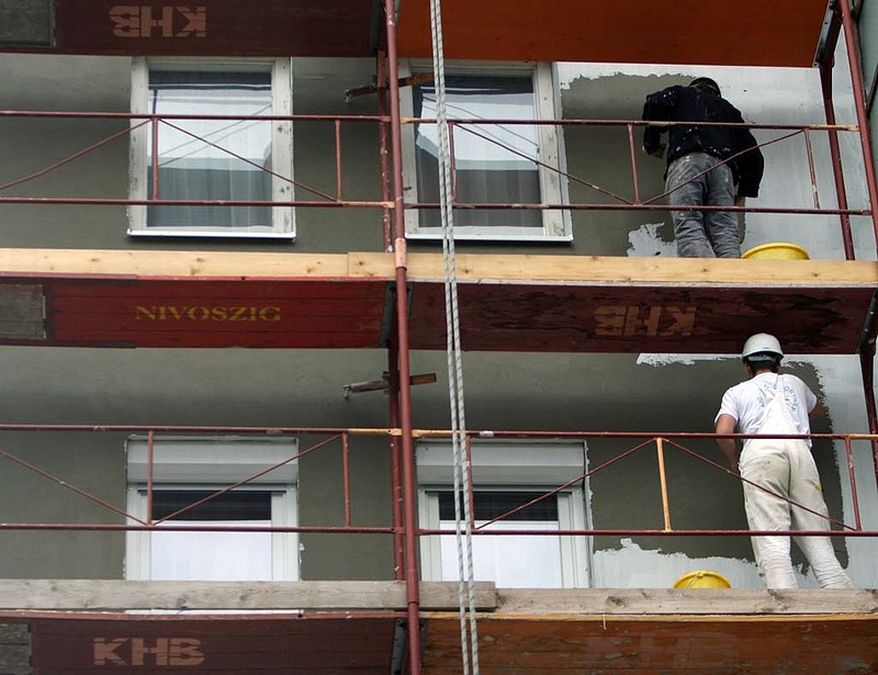 Öt év alatt negyedmillió lakás felújítására jutott a pályázatokból