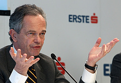Újra bejelentkezett az Erste a Budapest Bankért