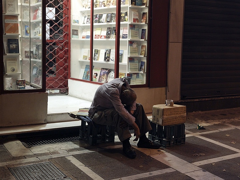 Hatnak a megszorítások - mélyült a válság a görög kiskereskedelemben