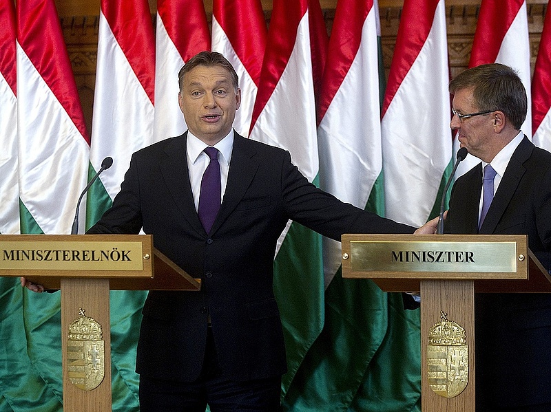 Újra jön a szocpol és a támogatott hitel - Orbán a lakástámogatási rendszert ismertette