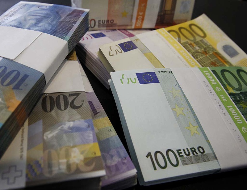 Ezért lett olcsóbb a svájci frank