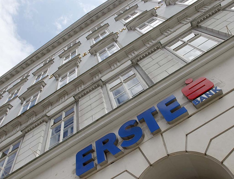 Brutális lépésekre készül a magyar Erste Bank