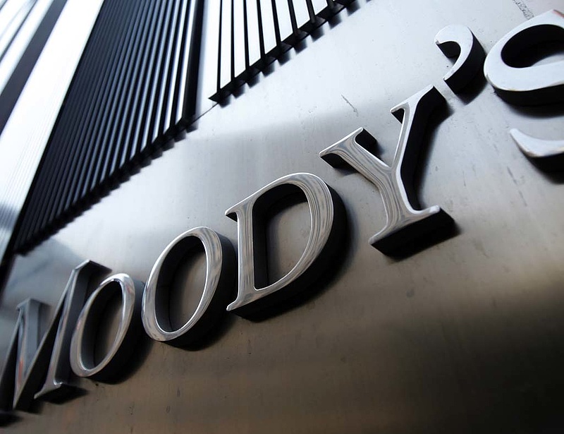 Tizenhat orosz bankot jelölt leminősítésre a Moody\'s