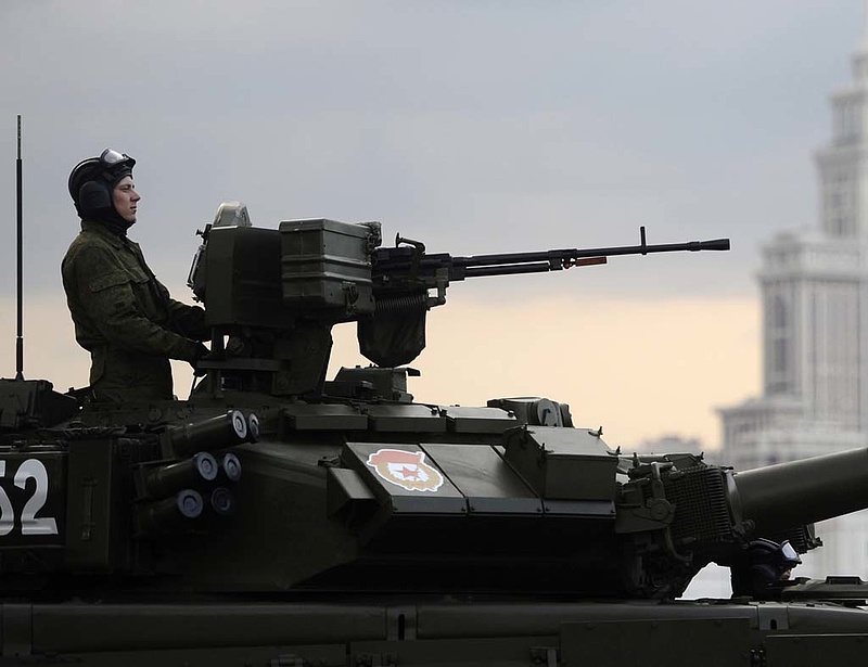 Kétszáz orosz harckocsit vezényeltek az ukrán határra