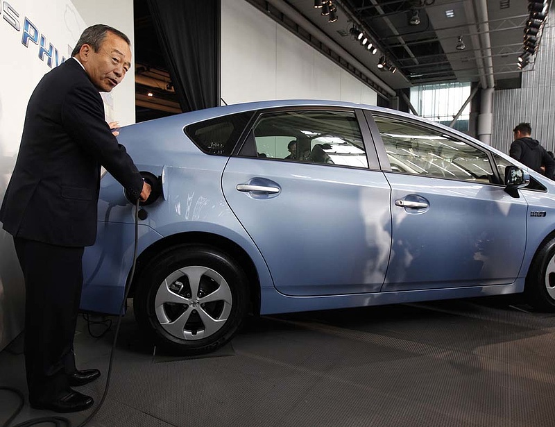 Feltámadt a Toyota, tarolhat az olcsó Prius