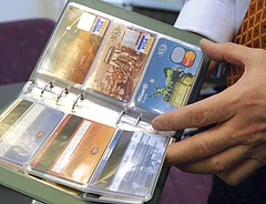 Malév leállás: így kaphatják vissza a pénzüket a bankkártyával fizetők