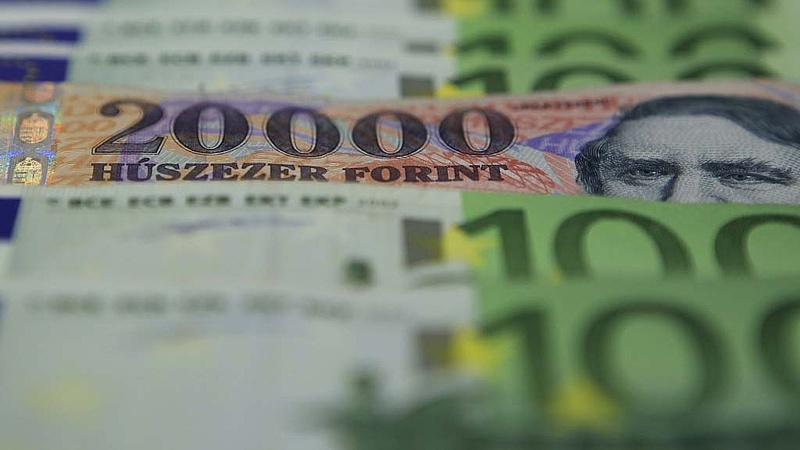 A forint a régió legsebezhetőbb valutája, lépjen a kormány! (Párbeszéd)