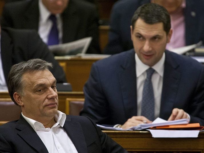 Lázár Orbán támogatását kérte