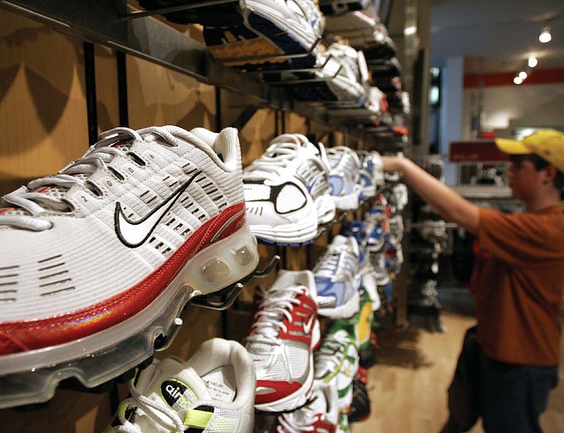 Már öt napja sztrájkolnak az Adidas és a Nike beszállítójánál