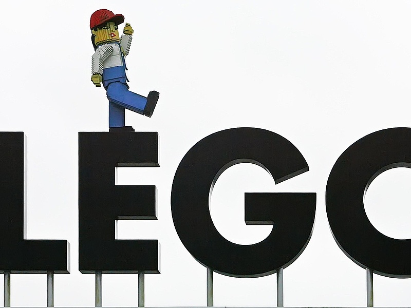 Jól megy a LEGO-nak itthon