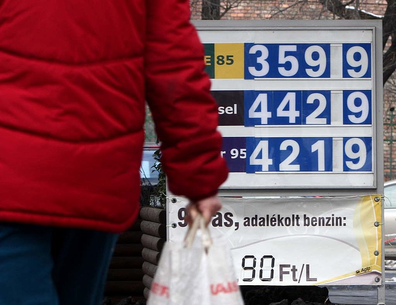 Fordulat benzinár-fronton - inflációs csúcs várható a nyáron