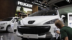 A PSA 2025-től már csak elektromos vagy hibrid autókat gyárt