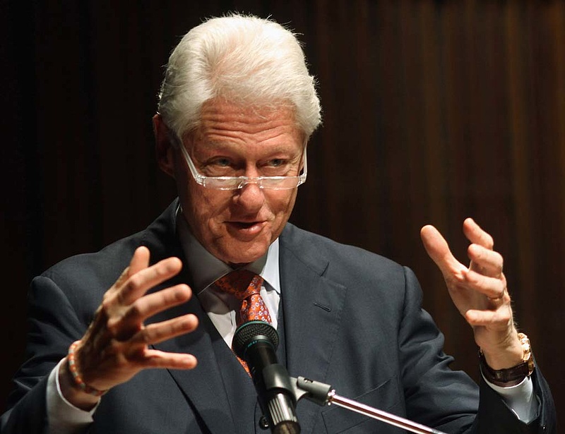 Bill Clintont kicsapongásai miatt HIV-tesztre küldte a felesége