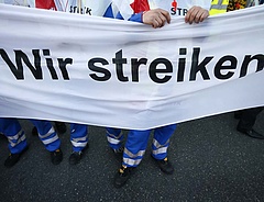 Dagad a német sztrájkhullám - már 170 üzem érintett