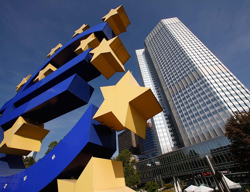 Az ECB dícséri és kritizálja a kormányt (bővített)