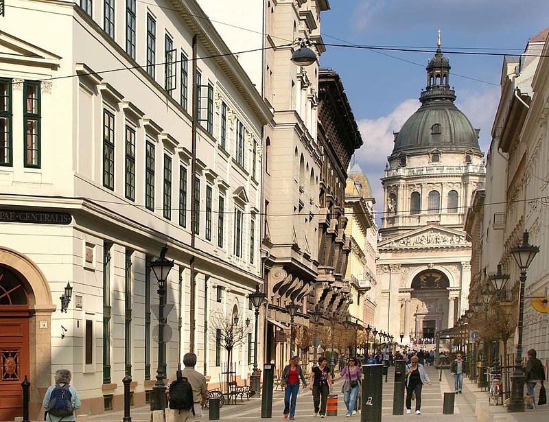 Kilóra megveszik Budapestet? Külföldön is felfigyeltek az olcsó magyar lakásokra