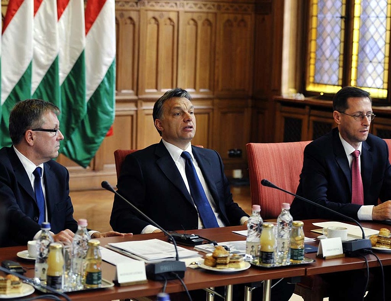 Orbán: a jóléti állam helyébe munkaalapú lépett
