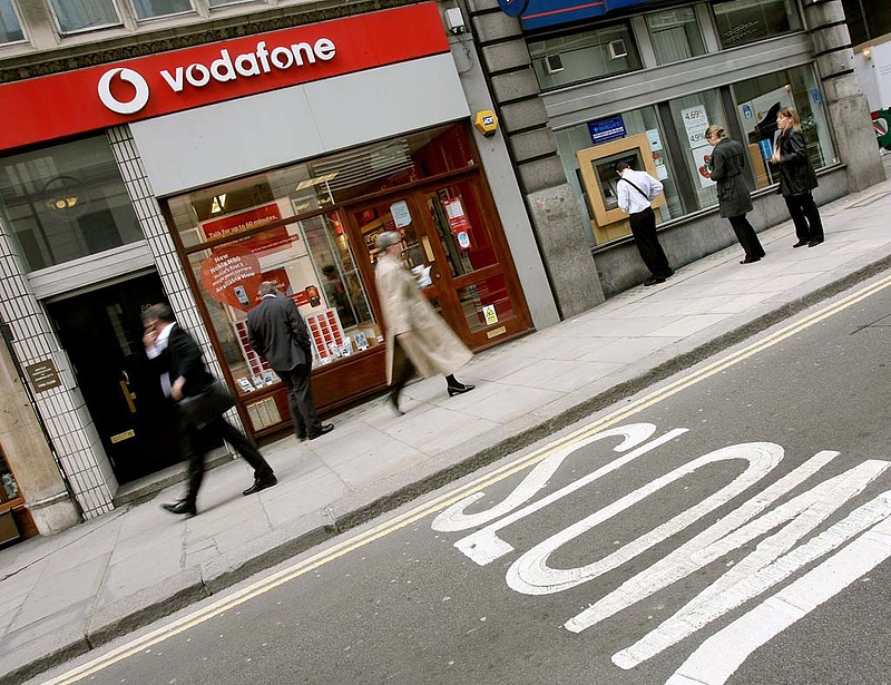 A Vodafone is áthárítja a telefonadót