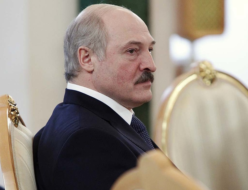 Váratlanul kirúgta kormányát Lukasenko