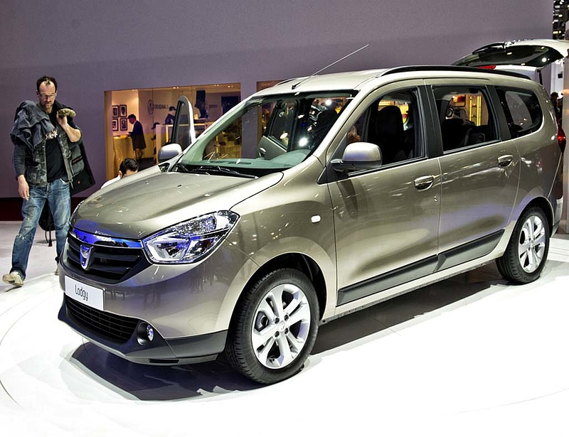 Megint kedvencet váltottak a magyarok - Dacia lépett a Suzuki helyére