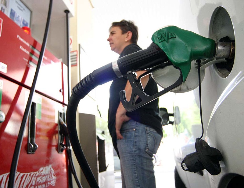 Benzinárak: érik a kellemes meglepetés