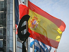 A magánbefektetőkkel nyeletik le a spanyol bankok veszteségeit?