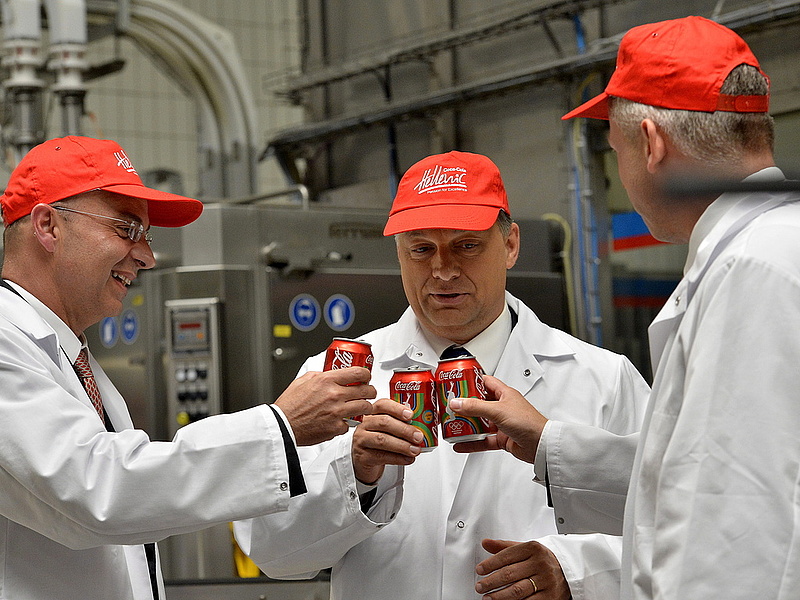 Kiderült, mit ígért a kormány a Coca-Colának