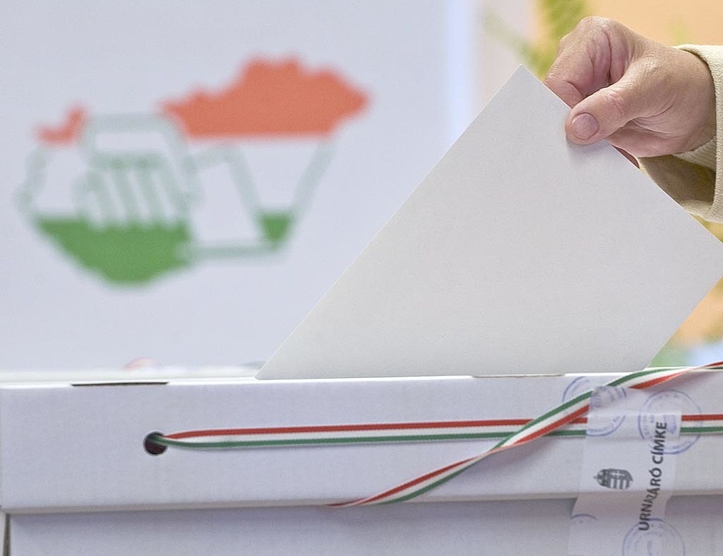 Így nyerne a Fidesz 2014-ben - kilóg a lóláb
