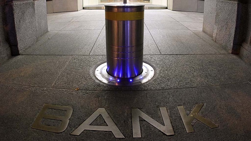 Baj van a bankokkal, és rosszabb lehet