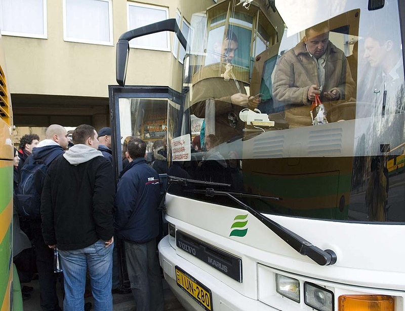 Sztrájkolhatnak a buszvezetők