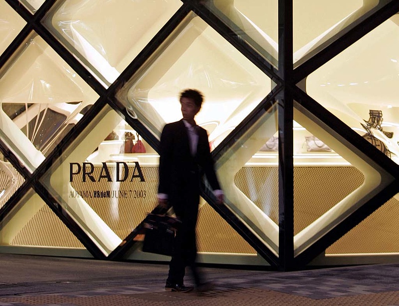 Prada, Gucci, Louis Vuitton - ádáz csata dúl a luxusiparban 