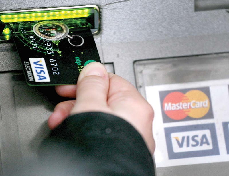 Bankkártyákon áll bosszút Moszkva