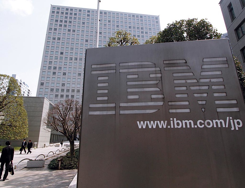 Csökkent az IBM profitja és bevétele