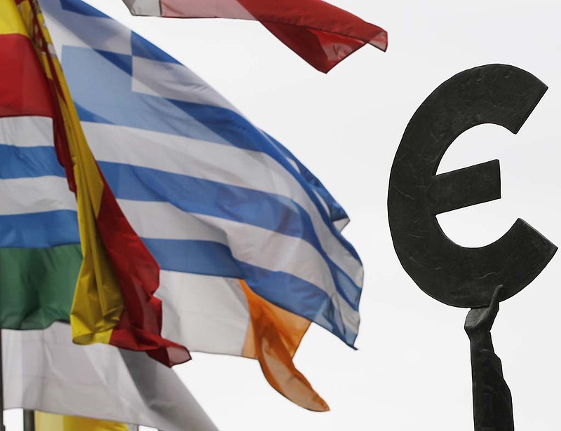 A görög GDP negyede jöhet a feketegazdaságból