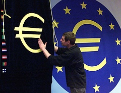 Kifulladhat az euró ereje 2013-ban?
