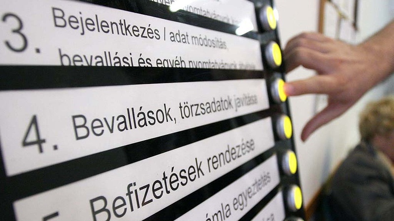 Jövőre megbénulhatnak a magyar önkormányzatok