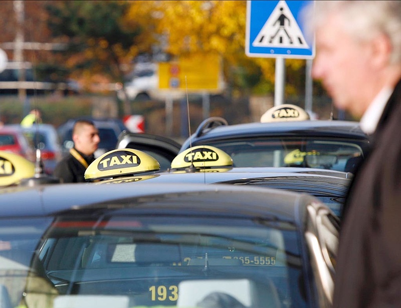 A Kúria helyben hagyta a budapesti taxirendeletet