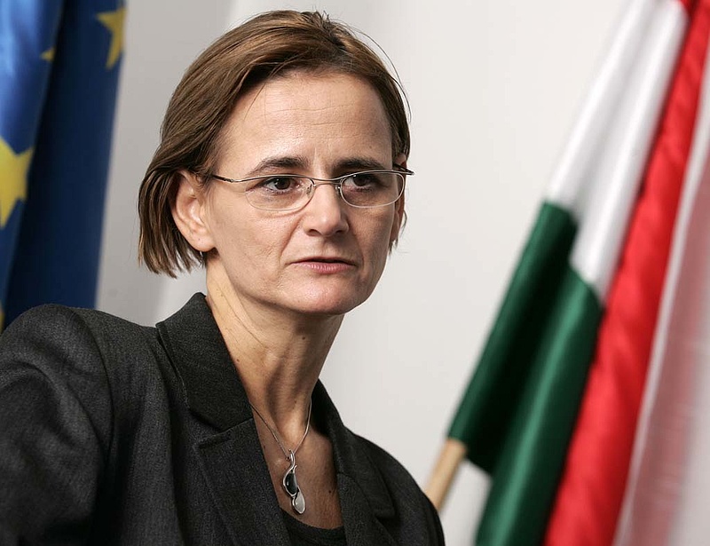 Győri Enikő Verhofstadttal vitázhat az Alaptörvényről