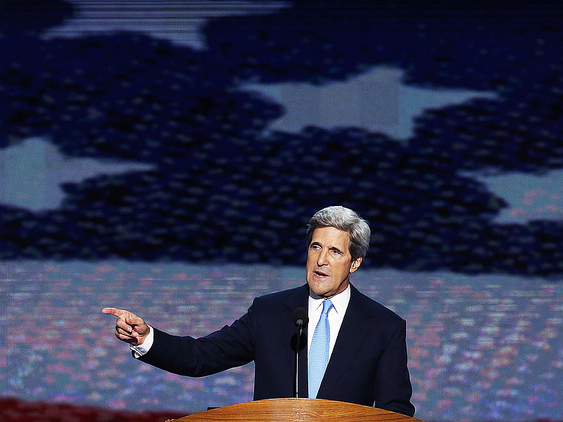 Kínos baki - Kerry a vitorlásán volt az egyiptomi hatalomátvétel idején