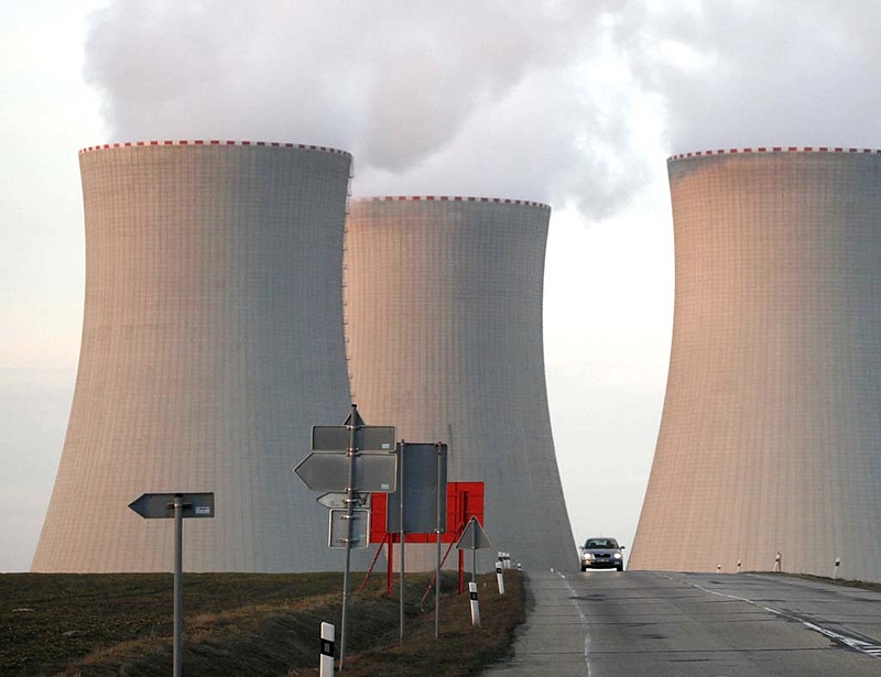 Legalább két új atomreaktort épít Csehország